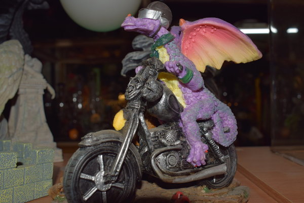 * Biker Drache auf Motorrad Figur Statue Resin