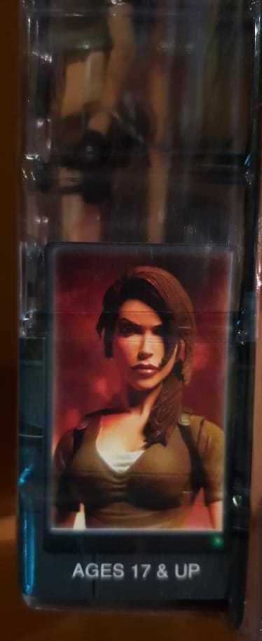 * Lara Croft Tomb Raider Actionfigur Sammlerstück NECA
