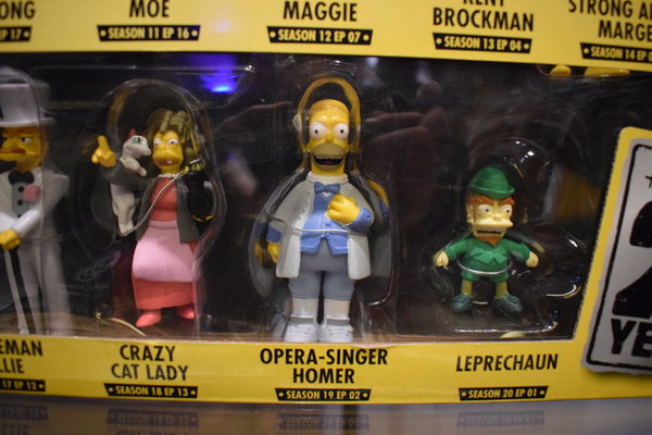 * 20 Jahre YEARS THE SIMPSONS  21 The Simpsons 20 Jahre Limited Edition Figuren